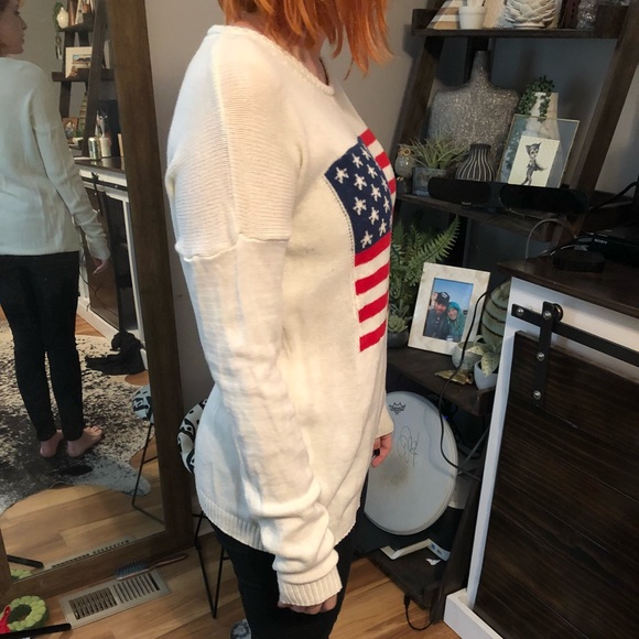 American flag sweater! - Picture 2 of 3